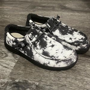 Hey Dude Wally Thunderstruck Shoes